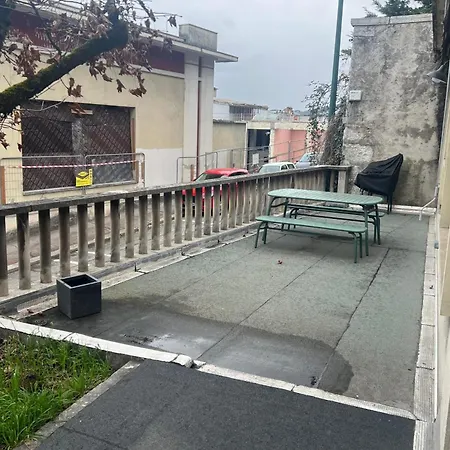Renovated Center With Terrace *